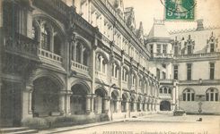 CPA Pierrefonds Colonnade de la Cour d'Honneur