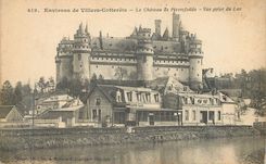 CPA Environs de Villers Cotterets Le Chateau de Pierrefonds Vue prise du Lac