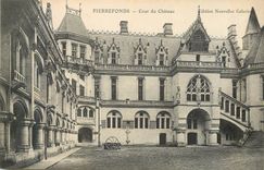 CPA Pierrefonds Cour du Chateau