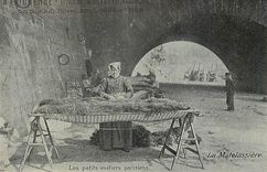 CPM La matelassiere les petits metiers parisiens