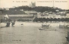CPA 25 lyon la saone le palais de justice et le coleau de fourviere Bateaux