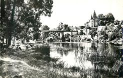 CPM La roche posay les bains (vienne) 131 les bords de la creuse