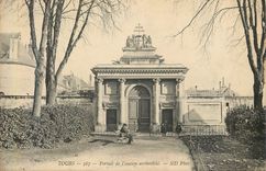 CPA Tours 367 portail de l ancien archeveche