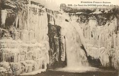 CPA Frontiere franco suisse 926 le saut du doubs gele(haut 27 m)
