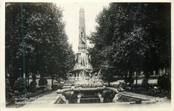 CPM 19 lyon place de la republique statue carnot 1960