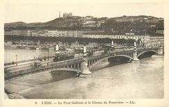 CPA 9 lyon le pont gallieni et le coteau de fourviere Tramway