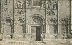 CPA Angouleme La Cathedrale Detail de la Porte 