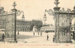 CPA Nancy Grilles de Jean Lamoure Place et Statue Stanislas 