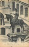 CPA Chateau de Pierrefonds Statue de Louis d Orleans par Fremiel 