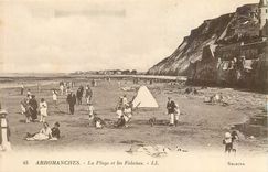 CPA Arromanches La Plage et les Falaises 