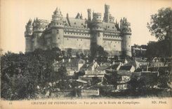 CPA Chateau de Pierrefonds Vue prise de la Route de Compiegne 