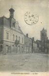 CPA Coulanges sur Yonne La Place 