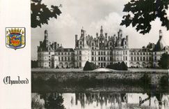 CPM Chambord les Chateaux de la Loire Facade sur le Miroir d'Eau Images de France