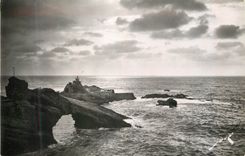 CPM Biarritz (B P) La Roche Percee et le Rocher de la Vierge