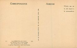 CPA La Pointe du Raz La Baie des Trepasses et la Pointe du Van Vues a Travers les Rochers