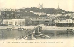 CPA Lyon Le Palais de Justice et le Coteau de Fourviere La Tour et le Restaurant Gay