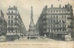 CPA 169 lyon place de la republique et monument carnot