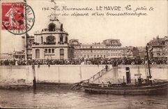 Le Havre CPA the pier the day of the departure of a deck chair