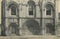 CPA Saintes Abbaye des Dames Facade pertie Inferieure (XIIe Siecle)