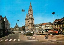 CPM Saint Amand les Eaux (Nord) la Grand Place avec la Tour de l'Ancienne Abbaye et le Prieure 