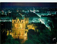 CPM Lyon (Rhone) La Cathedrale Saint Jean et la Ville la Nuit