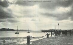 CPA St Malo L'Avant Port au Soleil Couchant