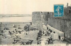 CPA Saint Malo La Terrasse du Chateau et la Plage