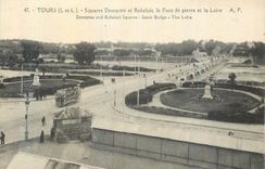 CPA Tours (I et L) Squares Descartes et Rabelais Le Pont de Pierre et la Loire