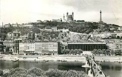 CPM Lyon Le Palais de Justice et Colline de Fourviere