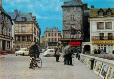 CPM Honfleur Le Quai du Cheval Blanc Grand Cafe Cycle Velo