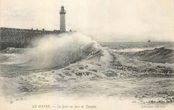 CPA Le Havre  La Jetee un Jour de Tempete
