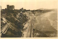 CPA Biarritz La Cote basque les Falaise La Plage et la Rhune