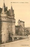 CPA Vitre (I et V)Le Chateau L'entree