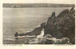 CPA La Pointe du Raz La Moine Couche et le Gnome 