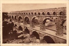 Romische Aquaduktbrucke Nimes-CPA von Gard