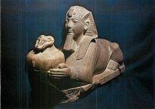 CPA Sphinx a l'image de Ramses II tenant devant lui un vase surmonte de la tete du belier d'Amon XIXe dynastie Egypte