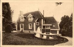 In northern Buissonnets CPA Frontage taken of the large garden