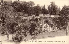 Garten Nimes-CPA des Brunnens die Hohle