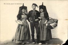 CPA Costume Folklore On the way for Market