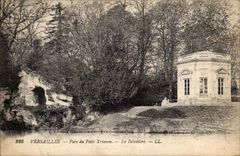 Versailles CPA Park of small Trianon the view-point