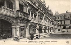 Chateau de Pierrefonds CPA Cour d'honneur une galerie 
