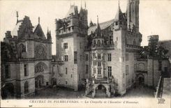 Chateau de Pierrefonds CPA La chapelle et l'escalier d'honneur