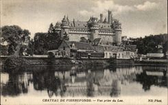 Chateau de Pierrefonds CPA Vue prise du lac