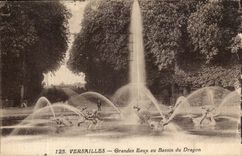 Versailles CPA Large water with the basin of the dragon