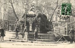 Toulon CPA Places Puget Fontaine of the Three Dolphins