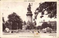 Lyon CPA Monument of the republic places Carnot
