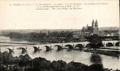 tours CPA La vue generale La Loire Le pont de pierre La cathedrale St Gatien