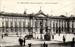 Toulouse CPA Place du CApitole Entree principale
