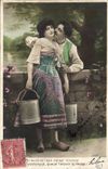 CPA Fantaisie Couple Au bord de l'eau baiser resonne (porteuse d'eau)
