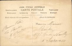 CPA Phantasie-frohliche Frau feiert